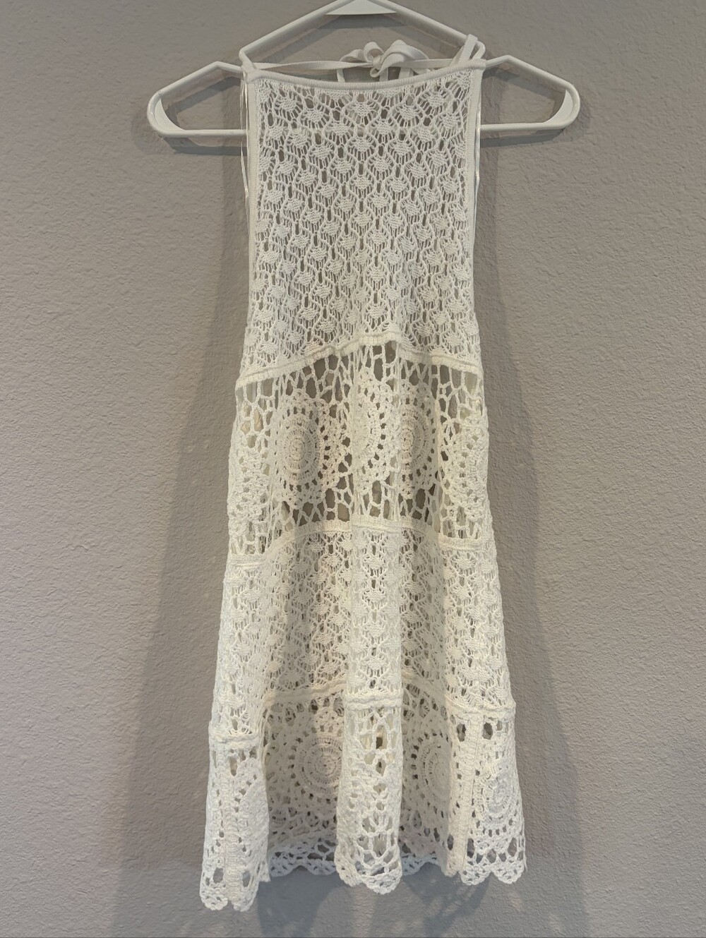 NWT HOLLISTER Womens Cream Crochet Knit High Neck Halter Mini Dress‎ Size Medium
